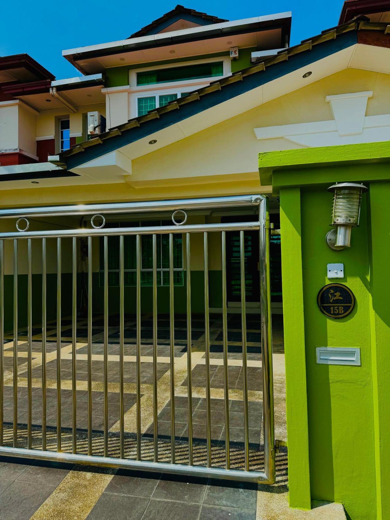 Hmairbnb@Two Sibu Buitenkant foto